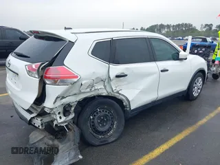 2016 Nissan Rogue SV with VIN KNMAT2MT6GP603967, listed as a IAAI auction lot 41902353 with 126,938 mi miles. Bid and sale history available at carsss.com. Image 4.