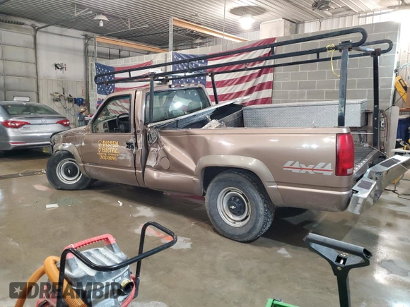 1997 Chevrolet Silverado 2500 z VIN 1GCGK24R4VZ218989, wystawiony jako Copart lot #81666954 z przebiegiem 286 219 mil mil oraz Szkoda całkowita • Salvage title. Historia ofert i sprzedaży dostępna na DreamBid. Obrazek 2.
