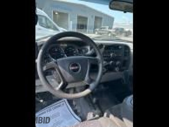 2011 GMC Sierra 2500HD Work Truck z VIN 1GT22ZCGXBZ435266, wystawiony jako IAAI lot #42532692 z przebiegiem 222 069 mil mil oraz . Historia ofert i sprzedaży dostępna na DreamBid. Obrazek 15.