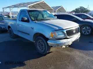 2001 Ford F-150 XL z VIN 1FTRF17W01NB42407, wystawiony jako IAAI lot #41333832 z przebiegiem 181 602 mil mil oraz . Historia ofert i sprzedaży dostępna na DreamBid. Obrazek 1.