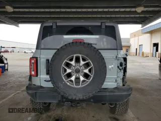 2024 Ford Bronco Badlands z VIN 1FMEE9BP5RLA42032, wystawiony jako Copart lot #60283315 z przebiegiem 4 081 mil mil oraz Szkoda całkowita • Salvage title. Historia ofert i sprzedaży dostępna na DreamBid. Obrazek 6.