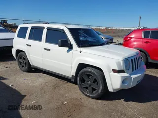 2008 Jeep Patriot Sport with VIN 1J8FF28W08D635875, listed as a IAAI auction lot 41761822 with 285,728 mi miles and . Bid and sale history available at carsss.com. Image 1.