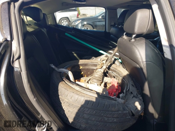 2014 Maserati Ghibli S Q4 z VIN ZAM57RTA9E1106695, wystawiony jako IAAI lot #40783416 z przebiegiem 92 885 mil mil oraz . Historia ofert i sprzedaży dostępna na DreamBid. Obrazek 8.