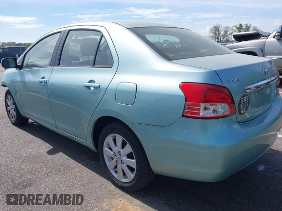 2009 Toyota Yaris z VIN JTDBT903091303947, wystawiony jako IAAI lot #42155269 z przebiegiem 64 484 mil mil oraz . Historia ofert i sprzedaży dostępna na DreamBid. Obrazek 3.