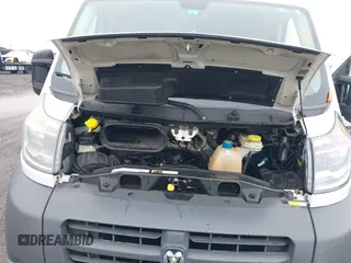 2017 Ram ProMaster Cargo z VIN 3C6TRVNG4HE534781, wystawiony jako IAAI lot #42274362 z przebiegiem 133 686 mil mil oraz . Historia ofert i sprzedaży dostępna na DreamBid. Obrazek 10.