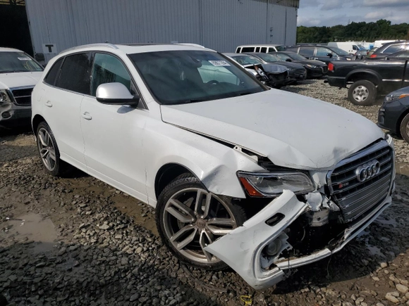 2014 Audi SQ5 Premium Plus with VIN WA1CGAFP3EA015123, listed as a Copart auction lot 69677294 with 59,328 mi miles and Salvage Title. Bid and sale history available at carsss.com. Image 4.