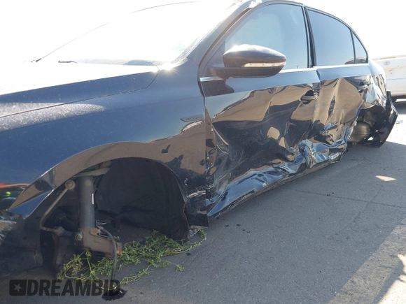 2014 Volkswagen Jetta GLI Autobahn с VIN 3VW5T7AJ3EM267647, выставлен на аукционе IAAI как лот 40507643 с пробегом 95 048 миль миль и . История ставок и продаж доступна на DreamBid. Изображение 6.