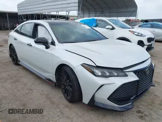 2021 Toyota Avalon TRD z VIN 4T1FZ1FB1MU057347, wystawiony jako IAAI lot #42118537 z przebiegiem 65 155 mil mil oraz . Historia ofert i sprzedaży dostępna na DreamBid. Obrazek 1.