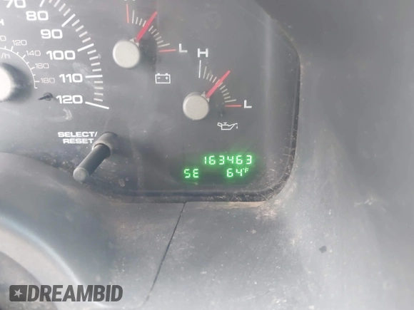 2004 Ford Expedition Special Service with VIN 1FMPU15L84LB03114, listed as a IAAI auction lot 41303228 with 163,463 mi miles. Bid and sale history available at carsss.com. Image 7.