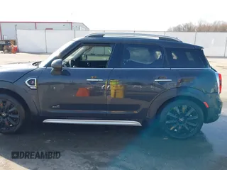 2018 MINI Countryman Cooper S with VIN WMZYT5C3XJ3E60685, listed as a IAAI auction lot 41775049 with 125,883 mi miles and . Bid and sale history available at DreamBid. Image 14.