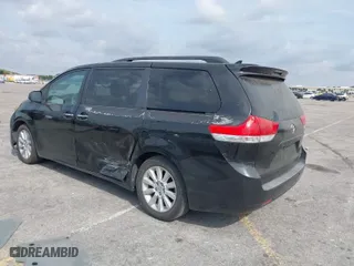 2011 Toyota Sienna XLE AAS with VIN 5TDYK3DC2BS150565, listed as a IAAI auction lot 41845965 with NaN miles. Bid and sale history available at carsss.com. Image 3.