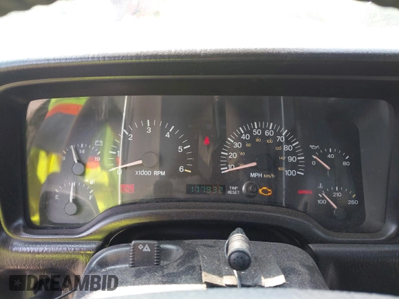 2000 Jeep Cherokee with VIN 1J4FF48S5YL159414, listed as a IAAI auction lot 42416639 with 177,932 mi miles and . Bid and sale history available at DreamBid. Image 7.