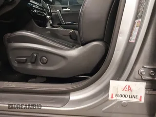 2020 Kia Sportage EX z VIN KNDPNCAC6L7696725, wystawiony jako IAAI lot #41837807 z przebiegiem 51 817 mil mil oraz . Historia ofert i sprzedaży dostępna na DreamBid. Obrazek 6.