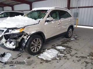2011 Kia Sorento EX with VIN 5XYKU4A29BG040661, listed as a IAAI auction lot 41542762 with 185,108 mi miles. Bid and sale history available at carsss.com. Image 11.