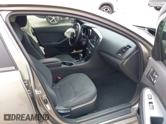 2015 Kia Optima LX z VIN 5XXGM4A78FG382856, wystawiony jako IAAI lot #42170669 z przebiegiem 101 964 mil mil oraz . Historia ofert i sprzedaży dostępna na DreamBid. Obrazek 5.