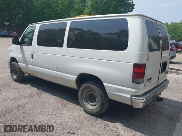 2010 Ford Econoline Passenger XL z VIN 1FBNE3BL3ADA77850, wystawiony jako IAAI lot #42320096 z przebiegiem 224 841 mil mil oraz . Historia ofert i sprzedaży dostępna na DreamBid. Obrazek 3.
