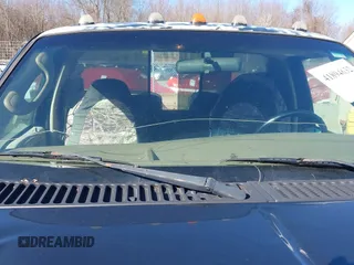 2004 Ford F-350 XL with VIN 1FTSF31L84EB90477, listed as a IAAI auction lot 41894632 with 212,107 mi miles and . Bid and sale history available at DreamBid. Image 15.