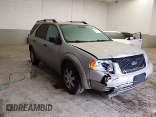 2005 Ford Freestyle SE with VIN 1FMZK04175GA18980, listed as a IAAI auction lot 41464974 with 165,137 mi miles. Bid and sale history available at carsss.com. Image 1.