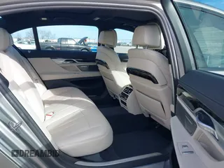 2022 BMW 7 Series 740i with VIN WBA7T2C06NCH23175, listed as a IAAI auction lot 41752367 with 112,979 mi miles and . Bid and sale history available at carsss.com. Image 8.