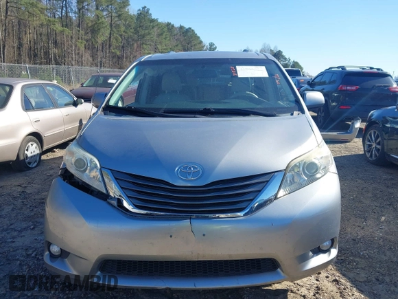2011 Toyota Sienna XLE AAS with VIN 5TDYK3DC5BS039959, listed as a IAAI auction lot 41803881 with 129,479 mi miles. Bid and sale history available at carsss.com. Image 13.