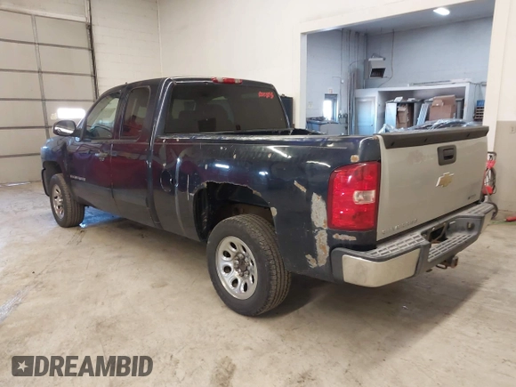 2007 Chevrolet Silverado 1500 LT w/1LT with VIN 2GCEC19C771621072, listed as a IAAI auction lot 41747993 with 217,232 mi miles. Bid and sale history available at carsss.com. Image 3.