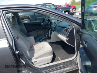 2012 Toyota Camry L z VIN 4T4BF1FK8CR206820, wystawiony jako IAAI lot #42258824 z przebiegiem 199 555 mil mil oraz . Historia ofert i sprzedaży dostępna na DreamBid. Obrazek 5.