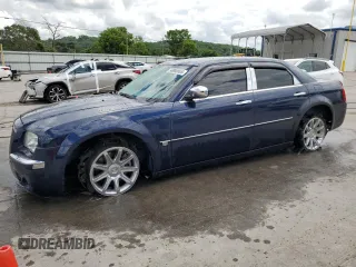 2005 Chrysler 300 C z VIN 2C3AA63HX5H636373, wystawiony jako Copart lot #56900065 z przebiegiem 137 287 mil mil oraz Szkoda całkowita • Salvage title. Historia ofert i sprzedaży dostępna na DreamBid. Obrazek 1.