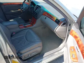 2002 Lexus LS 430 z VIN JTHBN30F420082588, wystawiony jako IAAI lot #42406377 z przebiegiem 239 730 mil mil oraz . Historia ofert i sprzedaży dostępna na DreamBid. Obrazek 5.