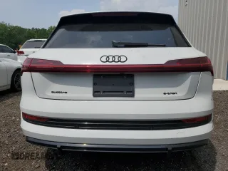 2022 Audi e-tron Chronos with VIN WA1VABGE2NB024953, listed as a Copart auction lot 60561975 with 30,503 mi miles and Salvage title. Bid and sale history available at DreamBid. Image 6.