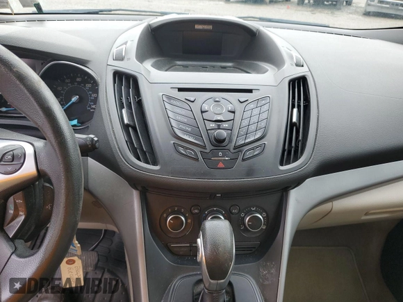 2014 Ford Escape SE z VIN 1FMCU9GX8EUC02895, wystawiony jako IAAI lot #42511705 z przebiegiem 104 900 mil mil oraz . Historia ofert i sprzedaży dostępna na DreamBid. Obrazek 8.