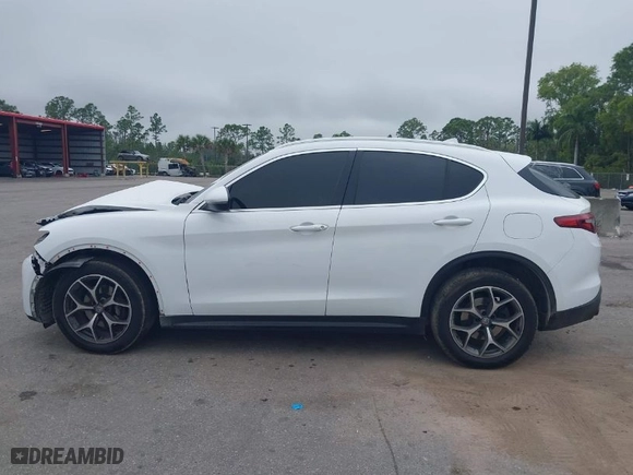 2019 Alfa Romeo Stelvio Ti Sport with VIN ZASPAKBN4K7C43960, listed as a IAAI auction lot 41328453 with 1 mi miles. Bid and sale history available at carsss.com. Image 14.