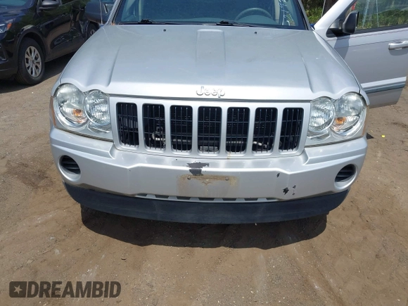 2007 Jeep Grand Cherokee Laredo with VIN 1J8GS48K47C516272, listed as a IAAI auction lot 42155035 with 181,132 mi miles. Bid and sale history available at carsss.com. Image 6.