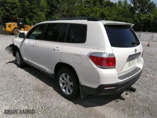 2011 Toyota Highlander with VIN 5TDBK3EH3BS081157, listed as a IAAI auction lot 39747506 with 297,751 mi miles. Bid and sale history available at carsss.com. Image 3.