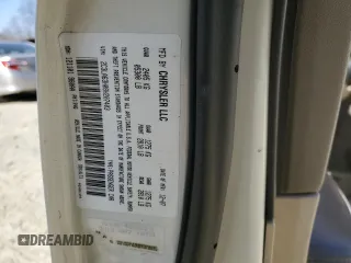 2008 Chrysler 300 C Hemi z VIN 2C3LA63H08H207403, wystawiony jako Copart lot #46221455 z przebiegiem Nie podano mil oraz Szkoda całkowita • Salvage title. Historia ofert i sprzedaży dostępna na DreamBid. Obrazek 13.