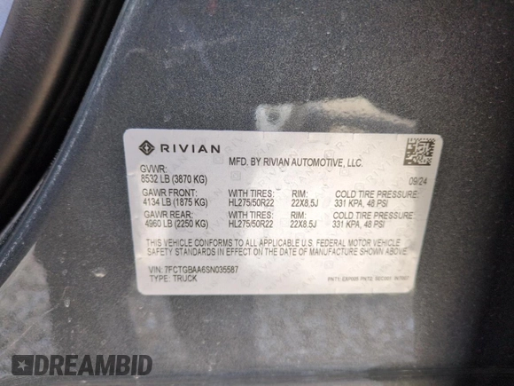 2025 Rivian R1T Adventure z VIN 7FCTGBAA6SN035587, wystawiony jako Copart lot #49142625 z przebiegiem Nie podano mil oraz Szkody całkowita. Historia ofert i sprzedaży dostępna na DreamBid. Obrazek 12.