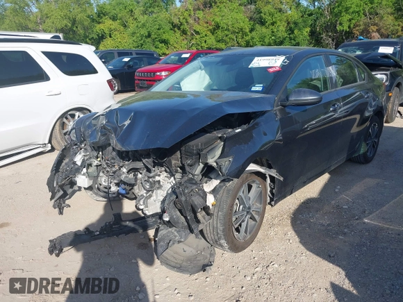 2024 Kia Forte LXS with VIN 3KPF24AD5RE768476, listed as a IAAI auction lot 41998948 with 28,716 mi miles and . Bid and sale history available at DreamBid. Image 17.