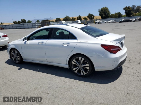 2019 Mercedes-Benz CLA 250 z VIN WDDSJ4EB8KN744108, wystawiony jako Copart lot #61002865 z przebiegiem 87 522 mil mil oraz Szkoda całkowita • Salvage title. Historia ofert i sprzedaży dostępna na DreamBid. Obrazek 2.