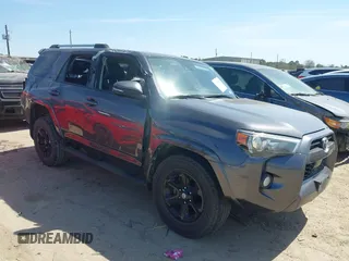 2020 Toyota 4Runner SR5 with VIN JTEZU5JR8L5215716, listed as a IAAI auction lot 41709577 with 101,506 mi miles and . Bid and sale history available at DreamBid. Image 1.