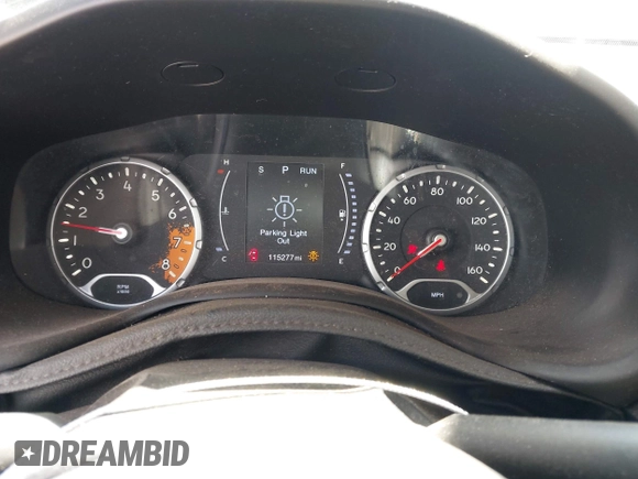 2018 Jeep Renegade Latitude with VIN ZACCJABB7JPH06179, listed as a IAAI auction lot 41900688 with 115,277 mi miles. Bid and sale history available at carsss.com. Image 7.