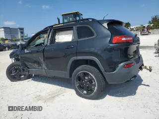 2016 Jeep Cherokee Latitude z VIN 1C4PJMCS4GW182129, wystawiony jako Copart lot #54051535 z przebiegiem 130 252 mil mil oraz Szkoda całkowita • Salvage title. Historia ofert i sprzedaży dostępna na DreamBid. Obrazek 2.
