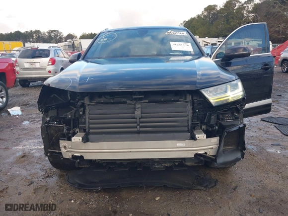 2017 Audi Q7 Premium Plus with VIN WA1LAAF78HD004770, listed as a IAAI auction lot 41251276 with 127,854 mi miles. Bid and sale history available at carsss.com. Image 6.