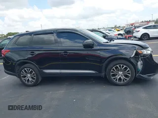 2017 Mitsubishi Outlander ES z VIN JA4AZ2A3XHZ052168, wystawiony jako IAAI lot #42194062 z przebiegiem 209 195 mil mil oraz . Historia ofert i sprzedaży dostępna na DreamBid. Obrazek 13.