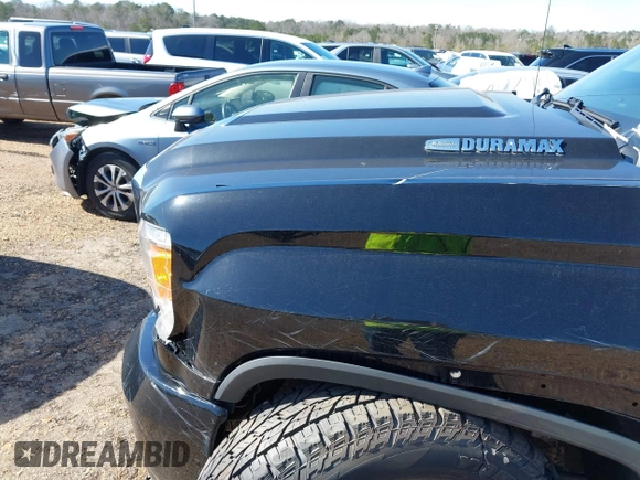 2019 GMC Sierra 2500HD Denali with VIN 1GT12SEY3KF207121, listed as a IAAI auction lot 38782753 with 87,337 mi miles. Bid and sale history available at carsss.com. Image 19.