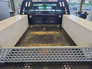 2012 Ford F-250 XL z VIN 1FT7X2B64CEC58701, wystawiony jako IAAI lot #42843909 z przebiegiem 215 931 mil mil oraz . Historia ofert i sprzedaży dostępna na DreamBid. Obrazek 11.