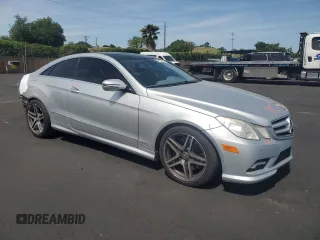 2010 Mercedes-Benz E 550 with VIN WDDKJ7CB5AF014783, listed as a Copart auction lot 54239565 with 157,025 mi miles and Salvage title. Bid and sale history available at DreamBid. Image 4.