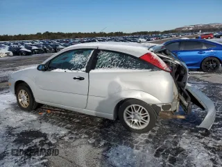 2005 Ford Focus S with VIN 3FAFP31NX5R144489, listed as a Copart auction lot 52928715 with Not Provided miles and Non Repairable. Bid and sale history available at carsss.com. Image 2.