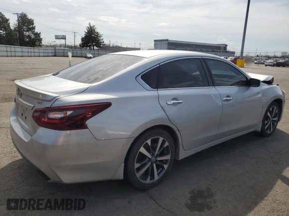 2017 Nissan Altima SR z VIN 1N4AL3AP9HN353415, wystawiony jako Copart lot #50863795 z przebiegiem 112 315 mil mil oraz Szkoda całkowita • Salvage title. Historia ofert i sprzedaży dostępna na DreamBid. Obrazek 3.