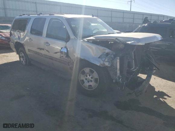 2013 Chevrolet Suburban LT with VIN 1GNSCJE00DR311435, listed as a Copart auction lot 42868595 with 200,446 mi miles and Salvage Title. Bid and sale history available at carsss.com. Image 4.