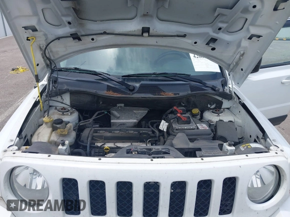 2016 Jeep Patriot High Altitude z VIN 1C4NJPFA0GD795999, wystawiony jako IAAI lot #42684807 z przebiegiem 152 845 mil mil oraz . Historia ofert i sprzedaży dostępna na DreamBid. Obrazek 10.