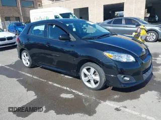 2010 Toyota Matrix S z VIN 2T1LE4EE3AC013164, wystawiony jako IAAI lot #41819287 z przebiegiem 78 028 mil mil oraz . Historia ofert i sprzedaży dostępna na DreamBid. Obrazek 1.